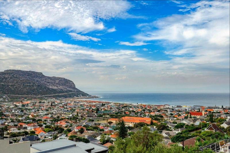 5 Bedroom Property for Sale in Fish Hoek Western Cape